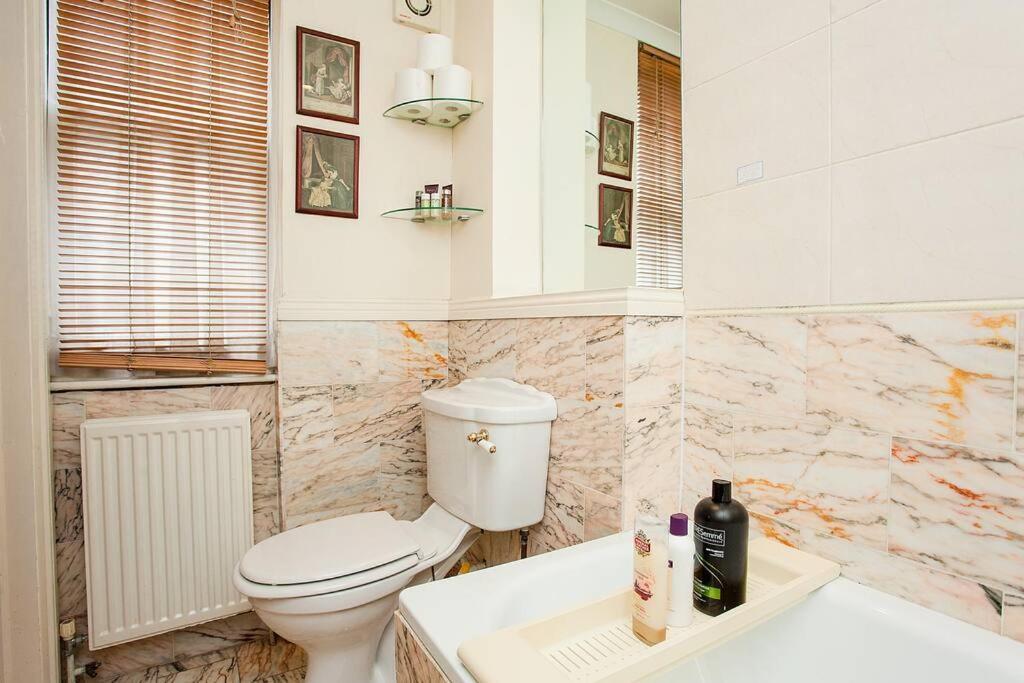Bright 2 Bedroom Flat In Central Лондон Екстер'єр фото