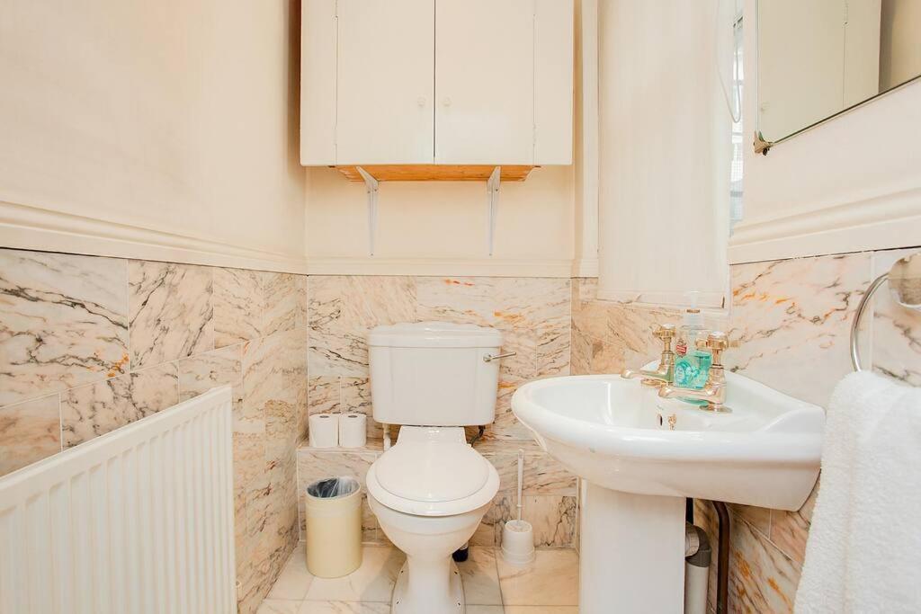 Bright 2 Bedroom Flat In Central Лондон Екстер'єр фото